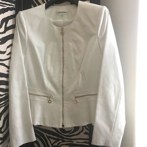 🆕 Calvin Klein Collarless Zip-Front Blazer